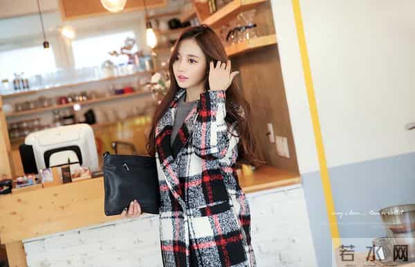 孙允珠——简约圆领毛衣&西装领格子外套