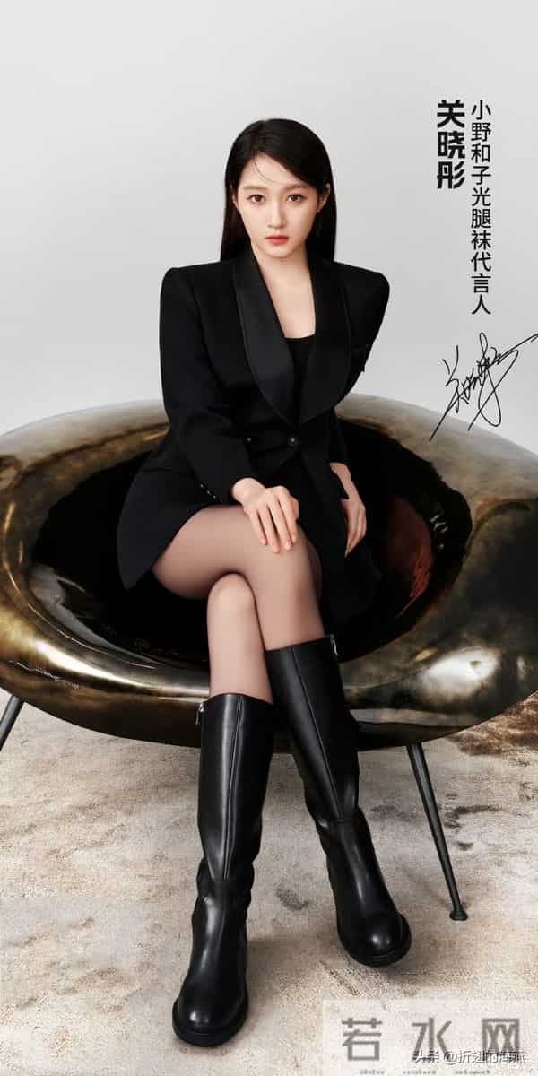 关晓彤：小野和子品牌代言人生日大片，大长腿吸睛