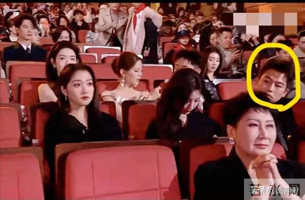 跨越七个座位的凝视！欧豪马思纯意难忘