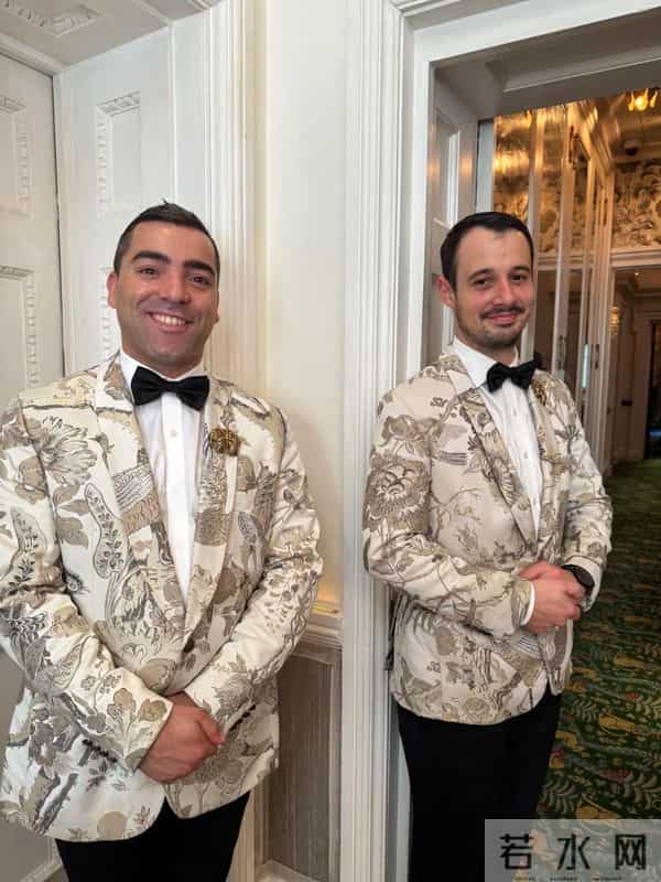 王岳伦一家三口同框，李湘瘦了，被问及模仿热潮，本人笑而不语