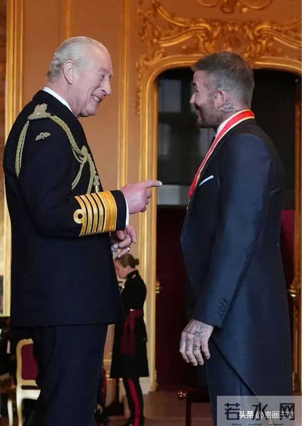 恭喜！50岁贝克汉姆正式授勋，西装可以纪念一辈子