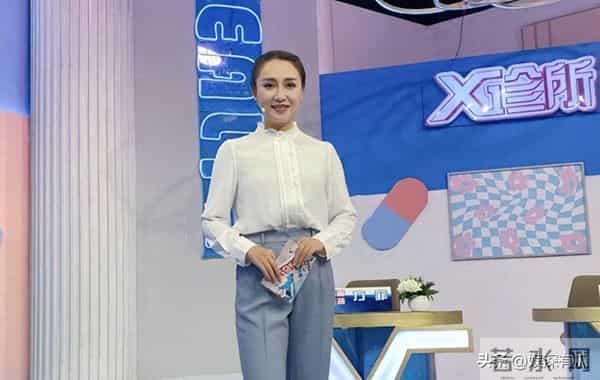 朱赤丹：结婚多年无儿无女，45岁辞职选择创业，因考试压力大痛哭