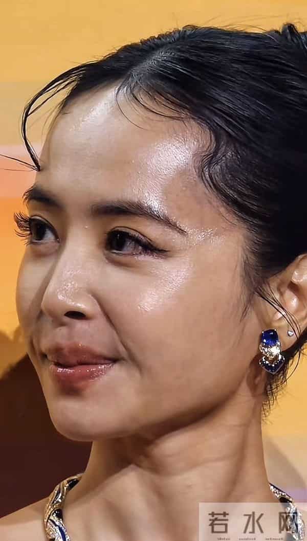 蔡依林高清生图，五官精致绝美，皮肤特别的好，不愧为一代女神