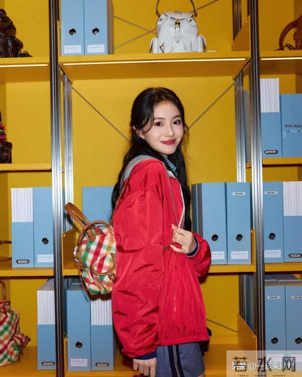 刘浩存绝美性感，气质封神惊艳瞬间