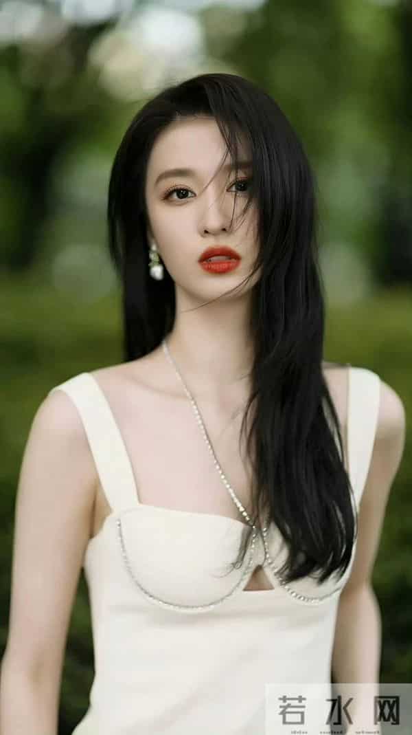 王楚然 美腿修长 透明高跟露出脚趾缝