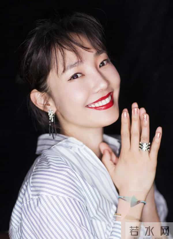 白百何带两个儿子现身!17岁大儿子长得像前夫陈羽凡,二儿子5岁