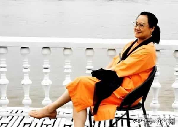 原来他俩是夫妻，被老婆领导了一辈子，68岁住大别墅却仍坚持拍戏