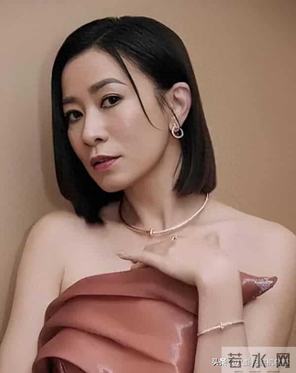 佘诗曼估计要气吐血了。她怎么也没想到，许绍雄才去世没几天