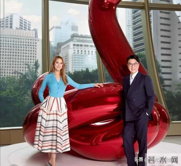 千亿阔太徐子淇老公李家诚当火炬手，她的反应超绝，果真御夫有术