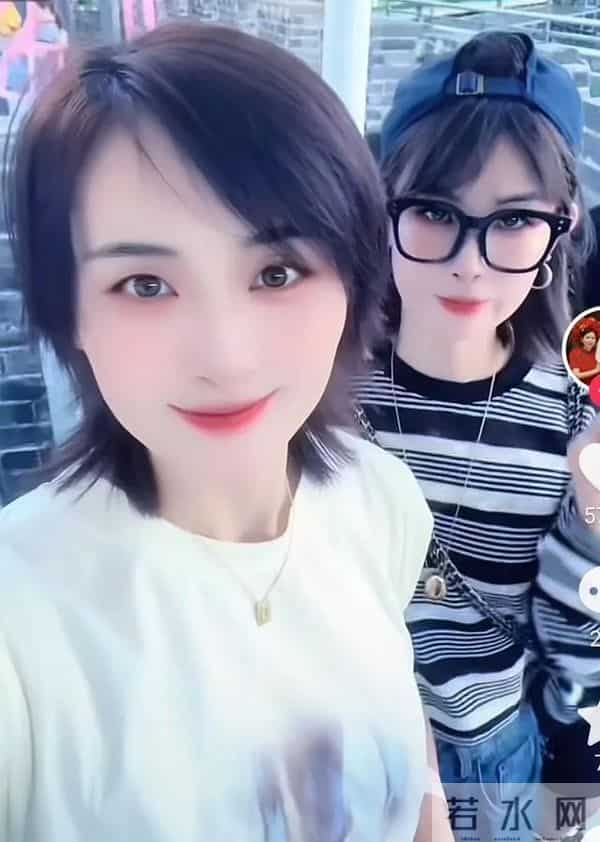 二哈火力全开，连续10条评论回怼网友，还说哈爸财产就是给她们了