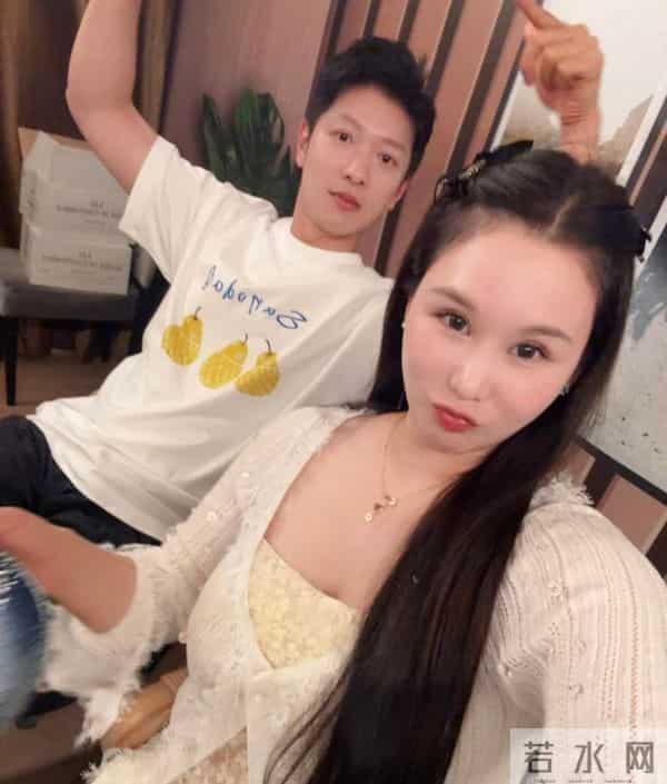 TVB小生富婆妻子，自曝离婚退还前夫钻石名表，如今住2000尺豪宅