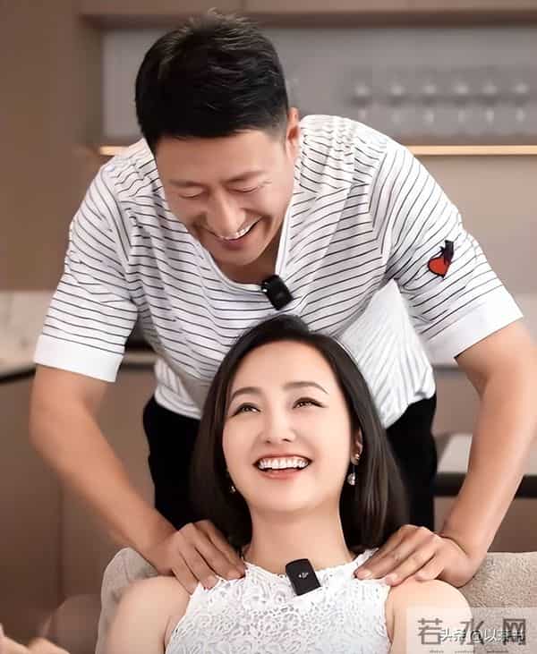 原来于震老婆是她，两人差13岁，婚后成家庭主妇被丈夫公婆宠成宝