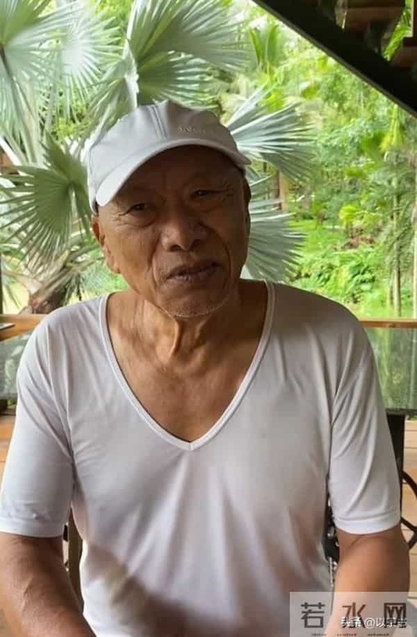 凌峰近况：和新老婆合照曝光，女方不是贺顺顺，80岁依旧宝刀未老