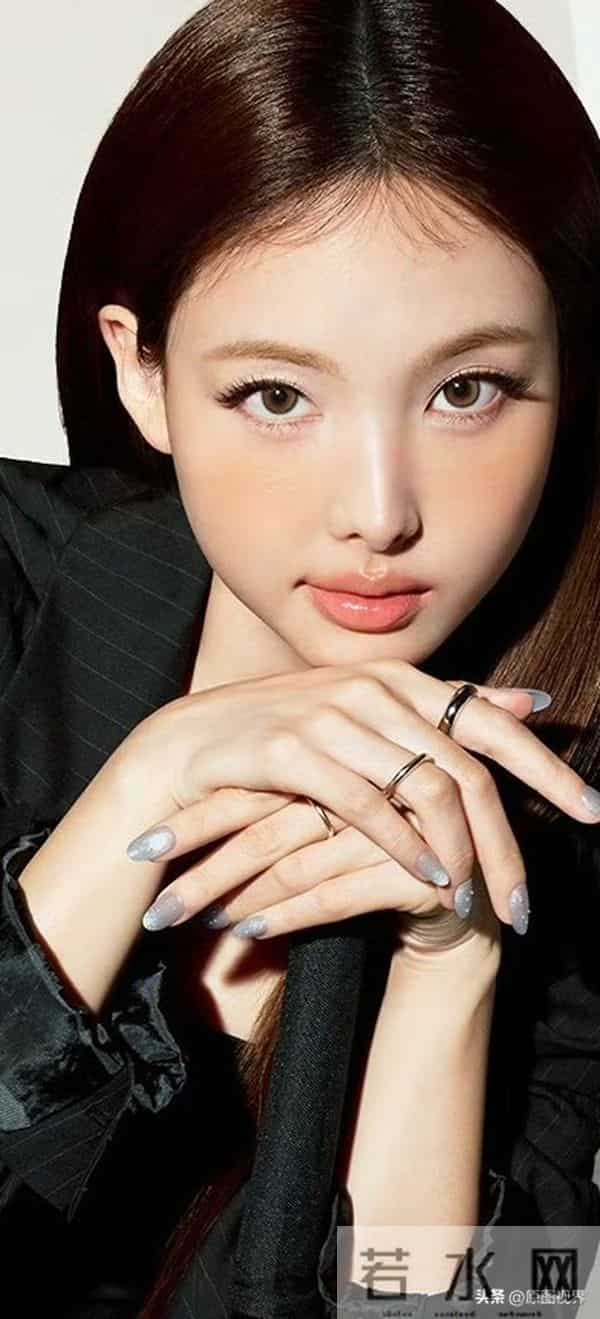 娜年今日——林娜琏时尚写真大图