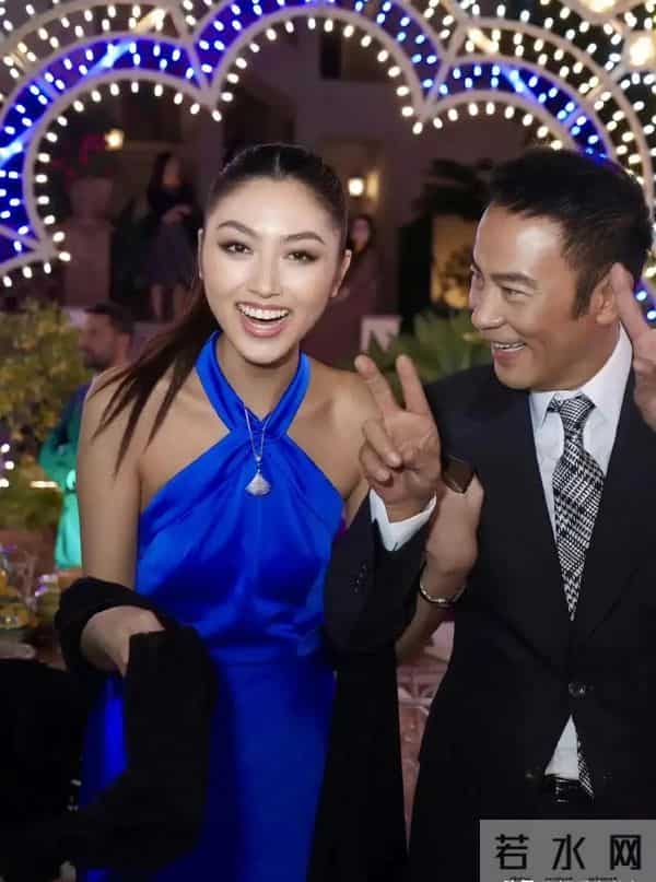 任达华一家意大利参加婚礼，20岁女儿任晴佳身材高挑，美如超模