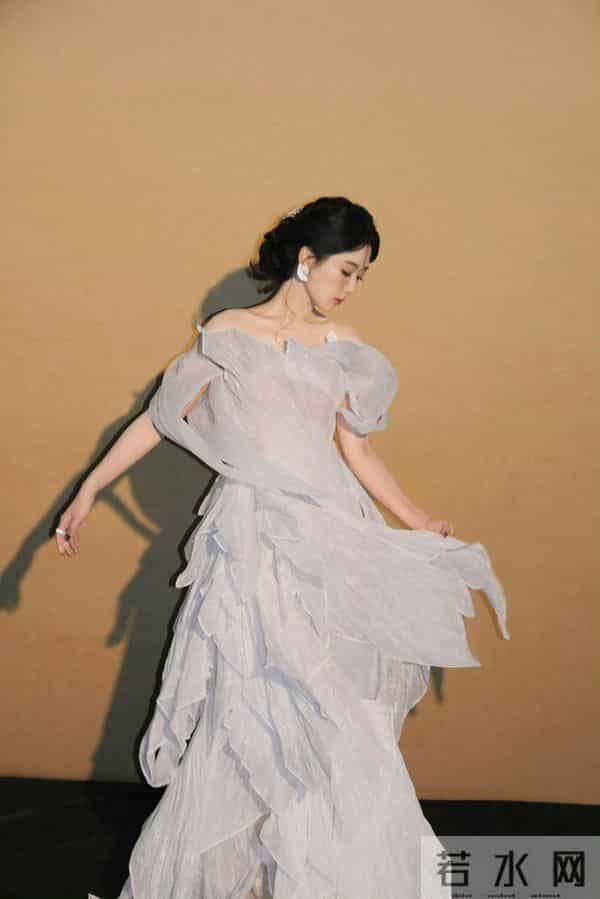 11.4娱乐瓜：肖战 杨紫 成毅 杨幂 白鹿 彭小苒 张凌赫 梁洁 李兰迪