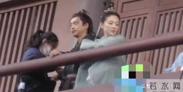 33岁吴倩怎么老成这样了素颜衰老秃顶明显,与李佳航对戏表情严肃