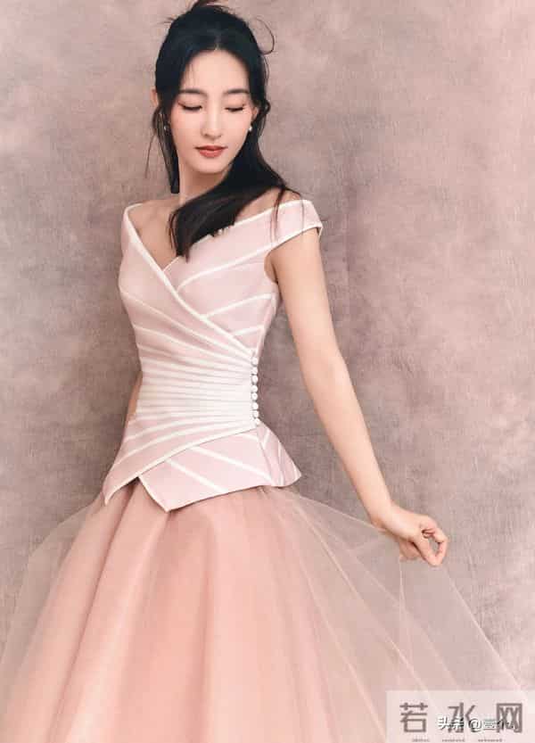 从“素颜出圈”到“风格百变”，王丽坤越来越欲了