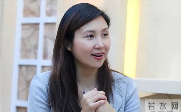 她曾是央视主持人,被评为上海劳模,如今成为美国高官的副总裁