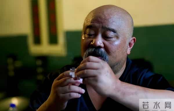 70岁的李琦：曾每天2包烟，顿顿8两酒，跟去世前的杨少华如出一辙