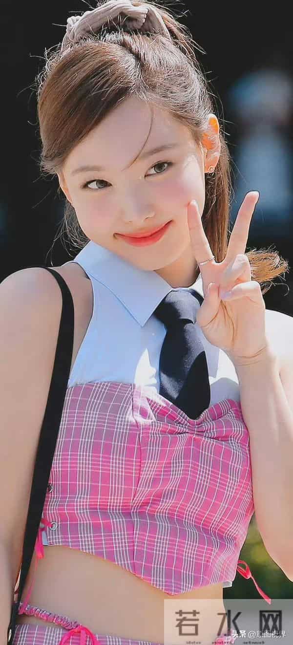 娜年今日——林娜琏时尚写真大图