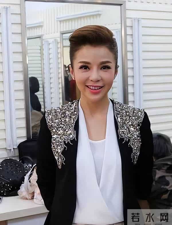 52岁朱迅近况曝光！面色苍白不敢认，网友：怎么变成这样了！