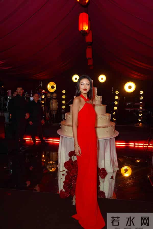 温州日清集团嫁女，甄子丹和汪诗诗甜蜜牵手，任达华女儿长得像他