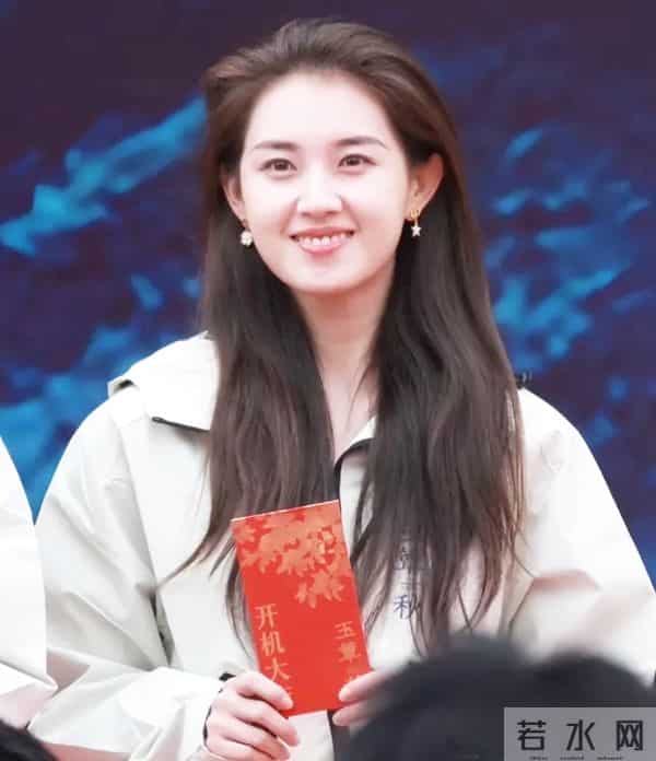 终于理解为什么叫她“短剧颜值天花板”了!温婉大方,素颜超级美