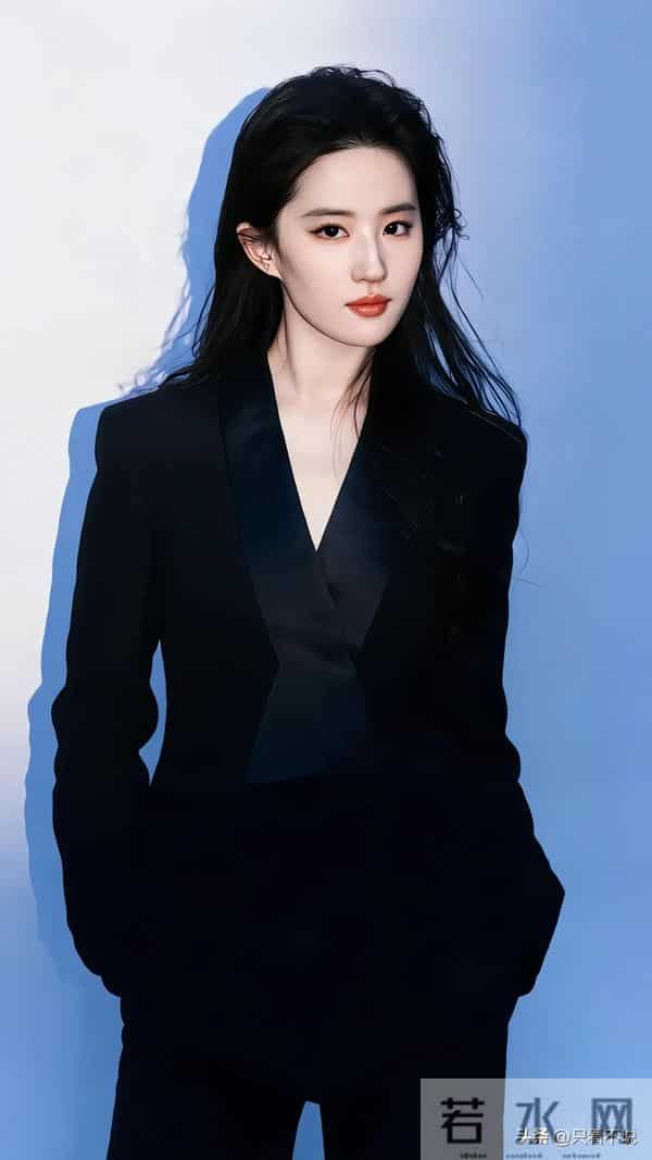 刘亦菲黑色西装，又美又飒，妥妥的御姐范儿