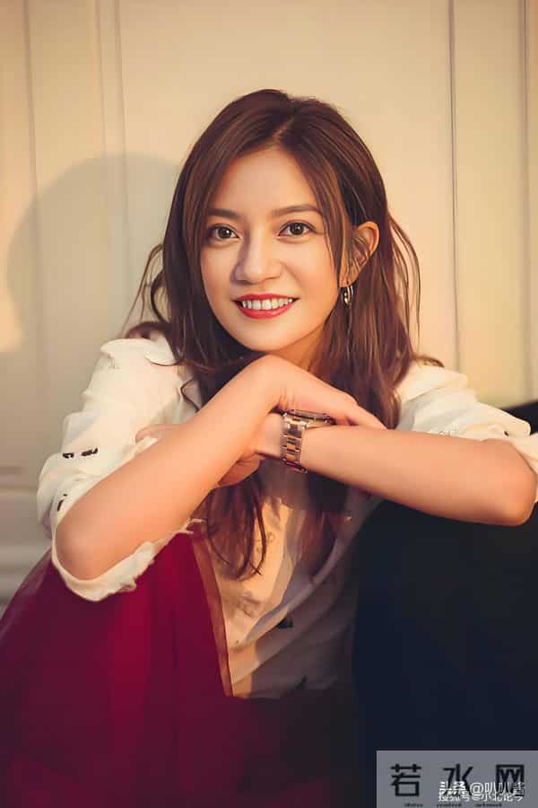 面相又变了!49岁赵薇近照曝光,婚礼上用心打扮,却不是小燕子了