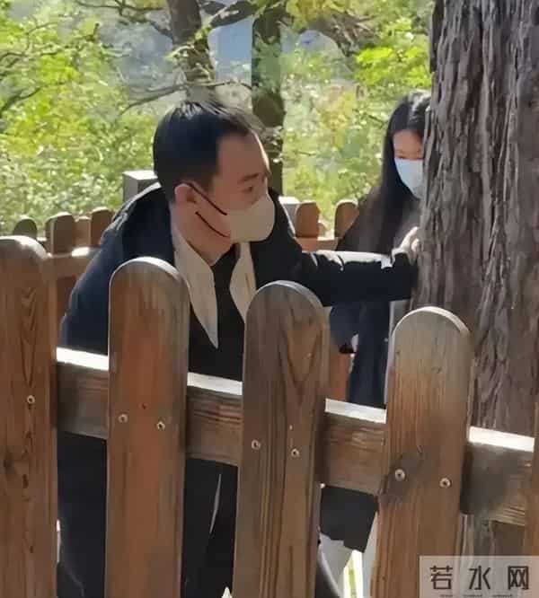 祈福9天后，辛柏青状态不对劲！神情哀伤满脸憔悴，比之前老10岁