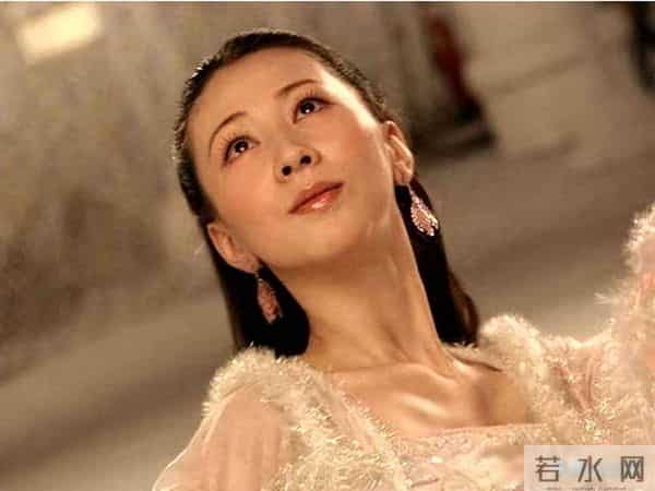 49岁仍单身！曾因“全裸写真”遭全网唾骂，如今她活成了这样！