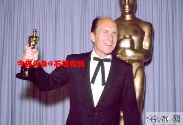 4次婚姻,1座奥斯卡,94岁硬汉为何最终为小41岁的她倾心?