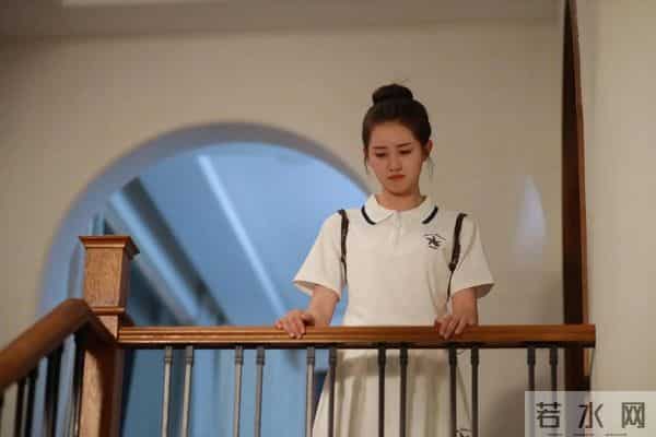 横店这一夜,珠圆玉润的短剧女神郭宇欣,秒了内娱一堆“排骨精”