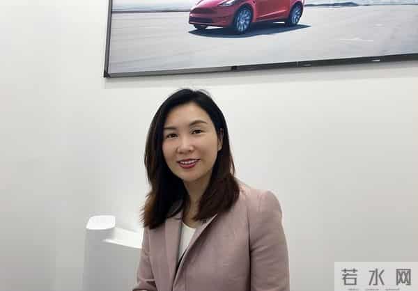 她曾是央视主持人,被评为上海劳模,如今成为美国高官的副总裁