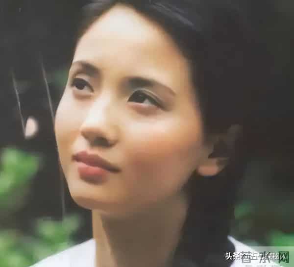 不拍吻戏，不嫁豪门，30岁自毁前程演妈妈，丈夫是她叛逆的后盾