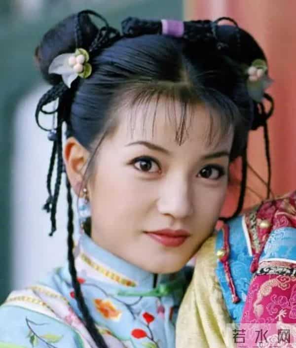 面相又变了！50岁赵薇近照曝光，婚礼上用心打扮，却走不了回头路