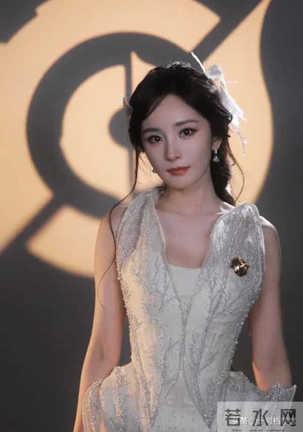 离婚7年后，如今传来喜讯的杨幂，早就成为刘恺威高攀不起的存在