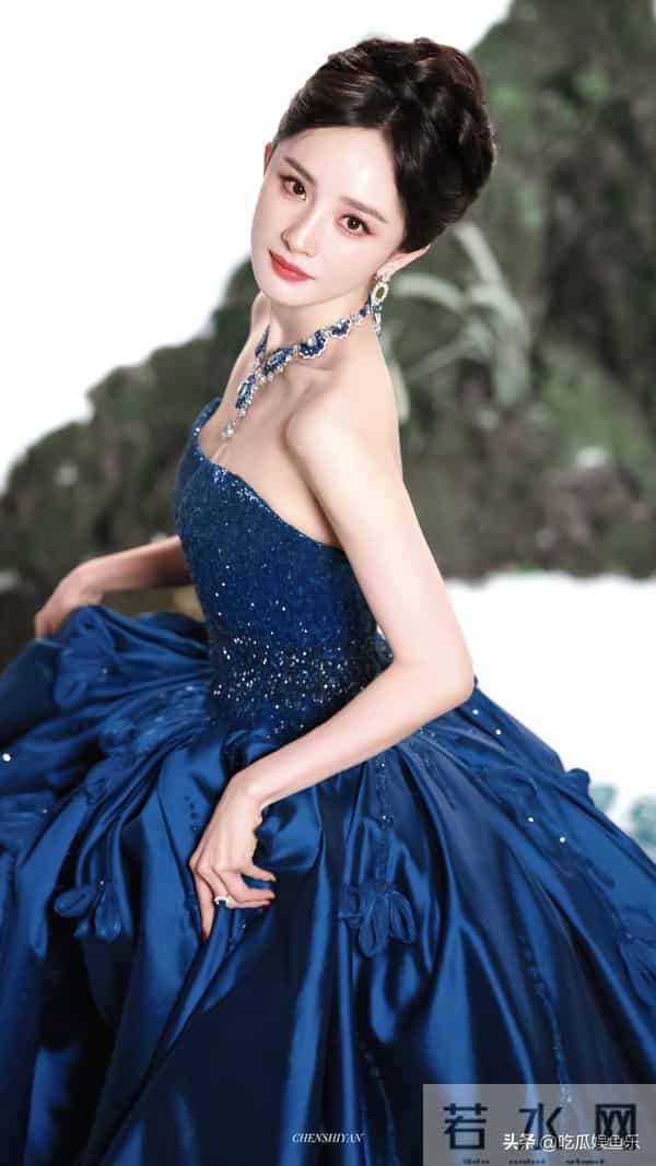 杨幂又美上一层楼了，从妆容到礼服处处透着精致