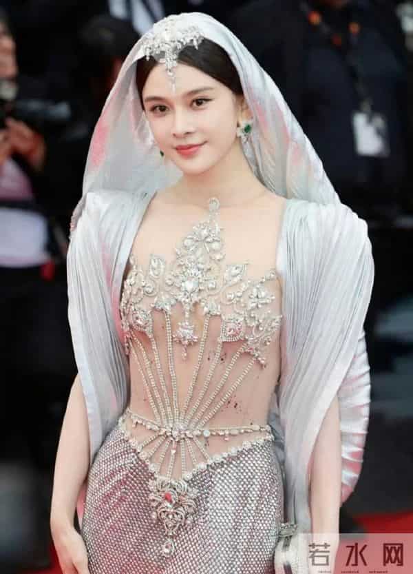 炸锅！赵樱子直播脱口而出：一线男友姓张，00后顶流，片酬2000万