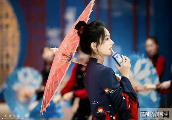 赵丽颖这组国风造型太绝啦！