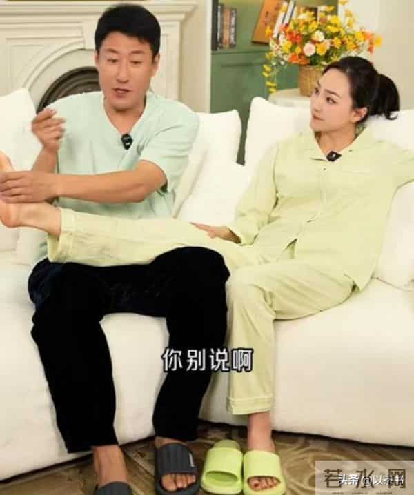 原来于震老婆是她，两人差13岁，婚后成家庭主妇被丈夫公婆宠成宝