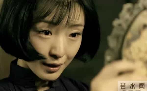 曾被张艺谋力捧,火后与富豪卷款61亿逃亡国外,大佬被抓她后悔吗