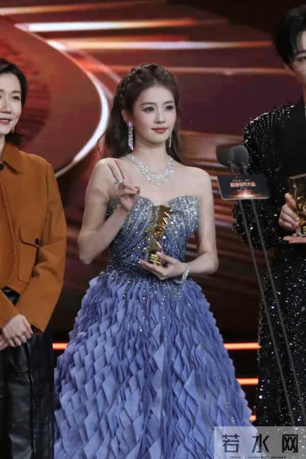 11.4娱乐瓜:肖战 杨紫 成毅 杨幂 白鹿 彭小苒 张凌赫 梁洁 李兰迪