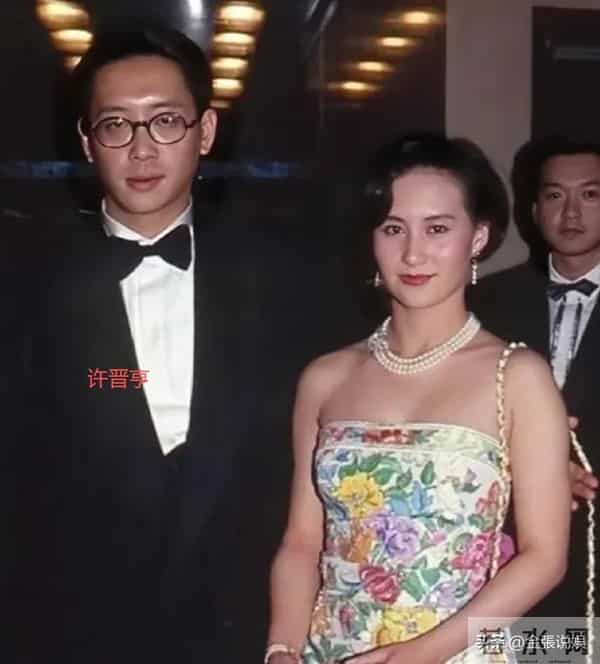 何超琼近况曝光，生图满头白发还有老年斑，和澳门大会判若两人