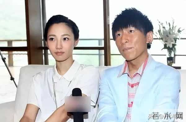 白百何带两个儿子现身！17岁大儿子长得像前夫陈羽凡，二儿子5岁