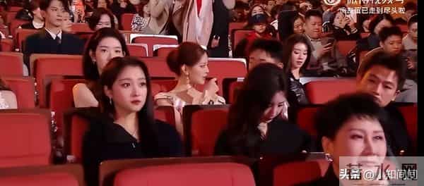 马思纯分手7年再同框，欧豪偷瞄表情微妙，网友呼吁：在一起！