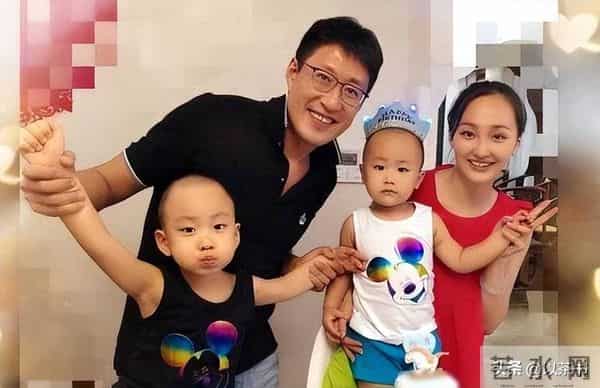 原来于震老婆是她，两人差13岁，婚后成家庭主妇被丈夫公婆宠成宝