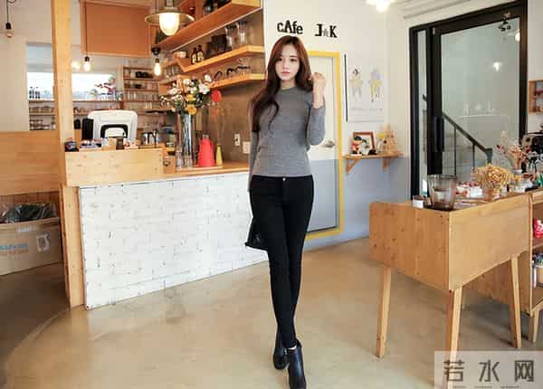 孙允珠——简约圆领毛衣&西装领格子外套