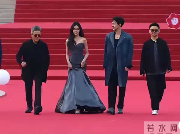 这一次,47岁的杨志刚,又给娱乐圈好好“上了一课”,范伟没说错